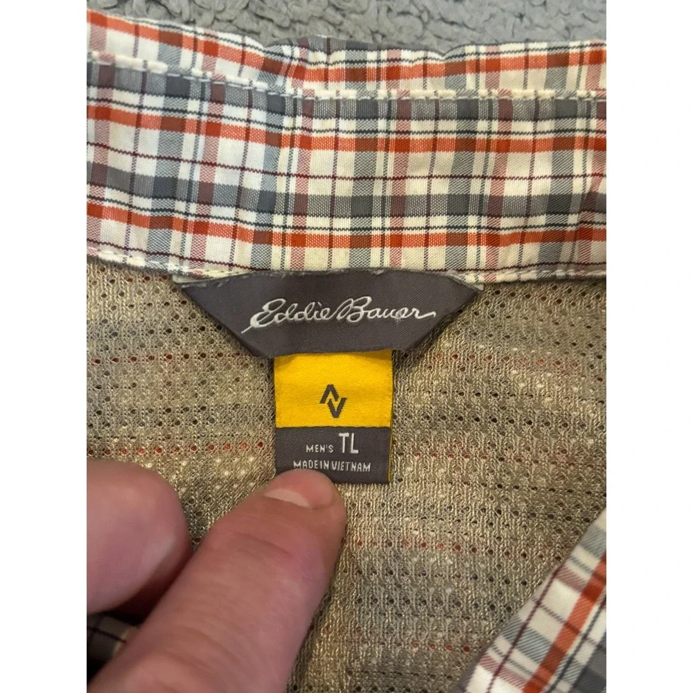 Eddie Bauer Travex Shirt Mens TL Vented Short Sleeve Button Red White Blue Plaid